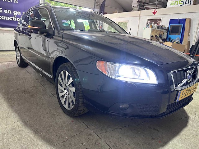 Volvo - v70 - 1.6 t4f momentum - 5-zpk-38 - afbeelding 15 van  18