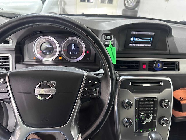 Volvo - v70 - 1.6 t4f momentum - 5-zpk-38 - afbeelding 18 van  18