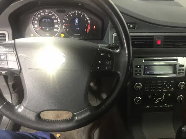 Volvo - v70 - 2.0 - 27-zf-bz - afbeelding 2 van  24