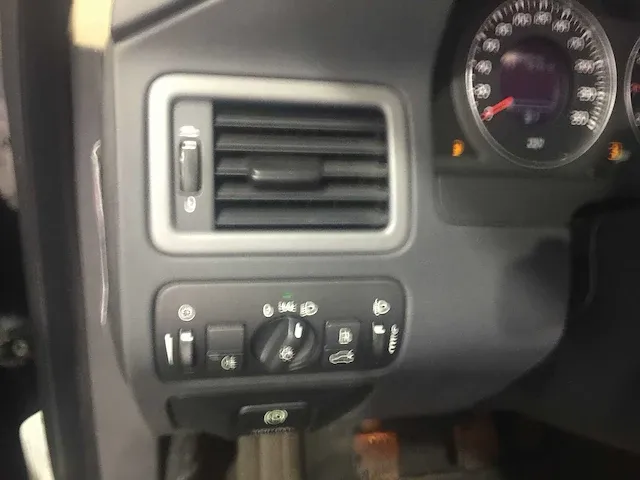 Volvo - v70 - 2.0 - 27-zf-bz - afbeelding 6 van  24
