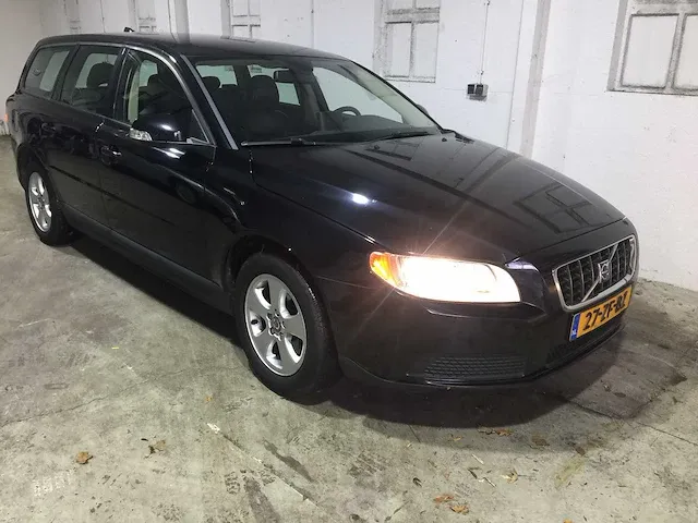 Volvo - v70 - 2.0 - 27-zf-bz - afbeelding 22 van  24