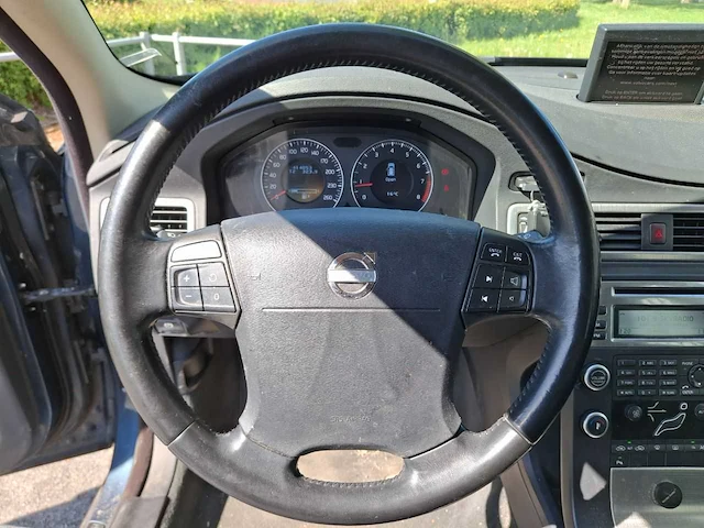 Volvo - v70 - 2.0 momentum - 2008 - 146pk - afbeelding 3 van  33
