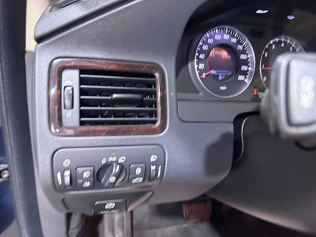 Volvo - v70 - 2.0t automaat momentum - ggh-71-f - afbeelding 4 van  22