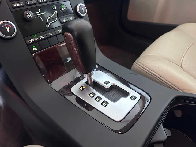 Volvo - v70 - 2.0t automaat momentum - ggh-71-f - afbeelding 8 van  22