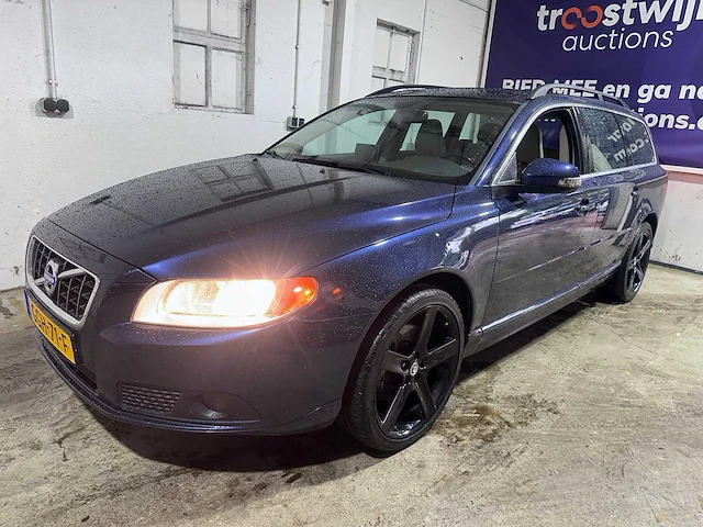 Volvo - v70 - 2.0t automaat momentum - ggh-71-f - afbeelding 1 van  22