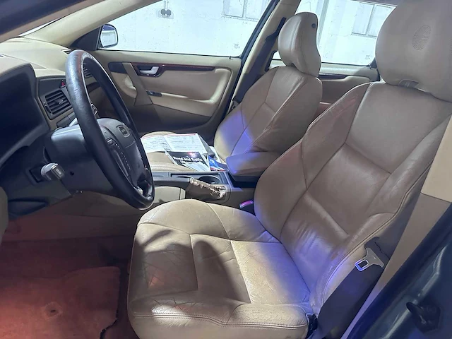 Volvo - v70 - 2.3 t-5 autom. comfort line 7 persoons- 37-fs-tz - afbeelding 6 van  19