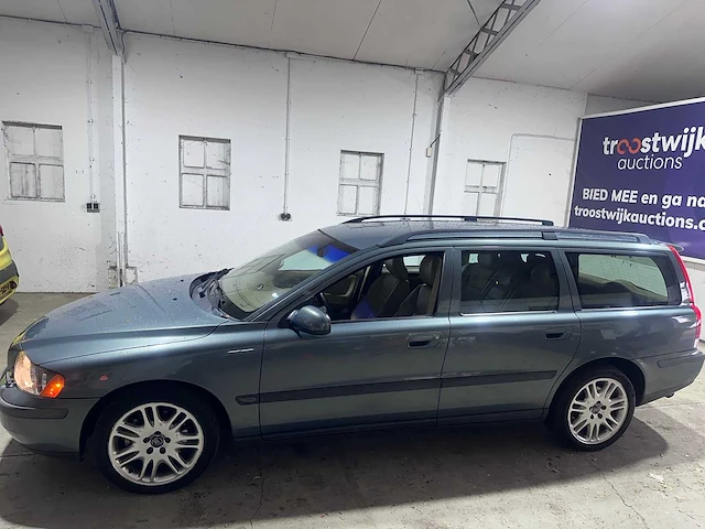 Volvo - v70 - 2.3 t-5 autom. comfort line 7 persoons- 37-fs-tz - afbeelding 12 van  19