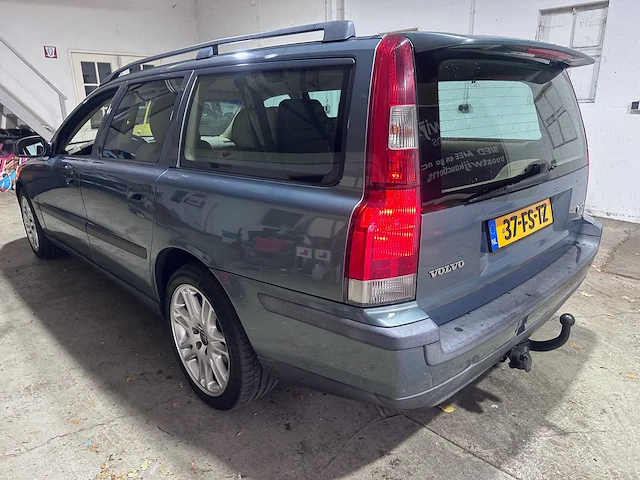 Volvo - v70 - 2.3 t-5 autom. comfort line 7 persoons- 37-fs-tz - afbeelding 13 van  19