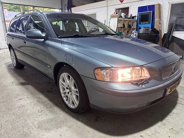 Volvo - v70 - 2.3 t-5 autom. comfort line 7 persoons- 37-fs-tz - afbeelding 16 van  19