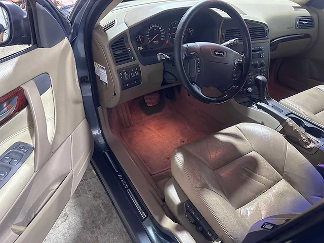 Volvo - v70 - 2.3 t-5 autom. comfort line 7 persoons- 37-fs-tz - afbeelding 18 van  19