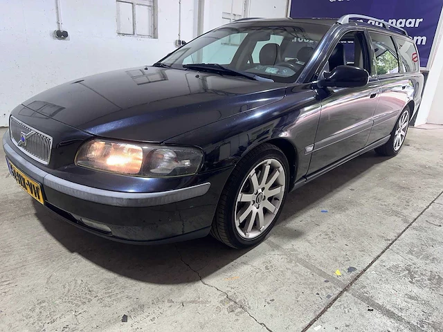 Volvo - v70 - 2.3 t-5 comfort line - 62-hx-vh - afbeelding 1 van  18