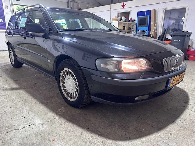 Volvo - v70 - 2.4 - 45-gf-nx - afbeelding 15 van  18