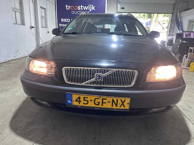 Volvo - v70 - 2.4 - 45-gf-nx - afbeelding 16 van  18