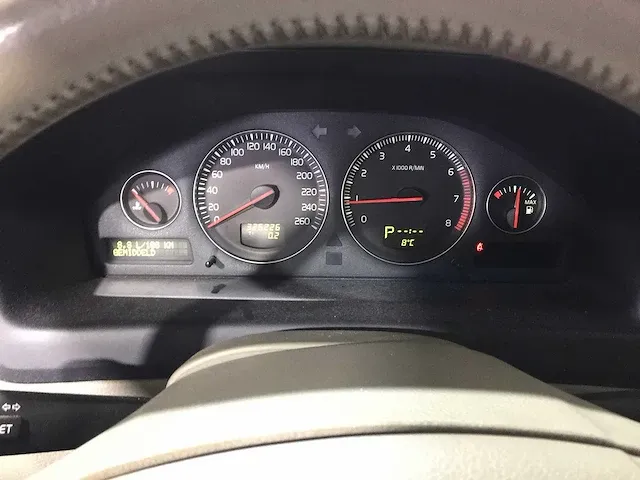 Volvo - v70 - 2.4 automaat - 32-nk-tg - afbeelding 3 van  22