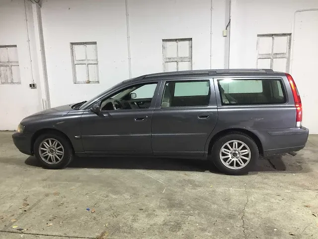 Volvo - v70 - 2.4 automaat - 32-nk-tg - afbeelding 12 van  22