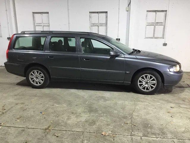Volvo - v70 - 2.4 automaat - 32-nk-tg - afbeelding 19 van  22