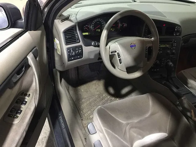 Volvo - v70 - 2.4 automaat - 32-nk-tg - afbeelding 22 van  22
