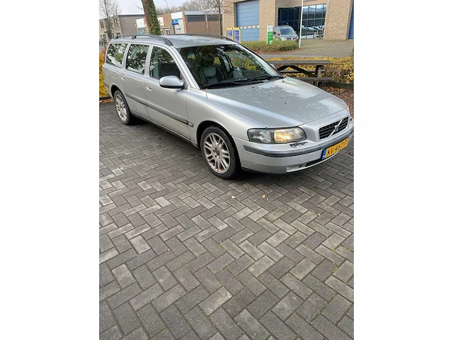 Volvo - v70 - 2.4 comfort line - kv-467-p - 2001 - afbeelding 4 van  8