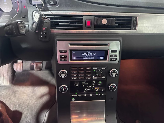 Volvo - v70 - 2.4 d5 kinetic - 38-zk-bj - afbeelding 6 van  22