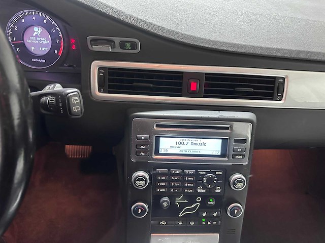 Volvo - v70 - 2.5t momentum automaat- 8-stx-98 - afbeelding 4 van  18