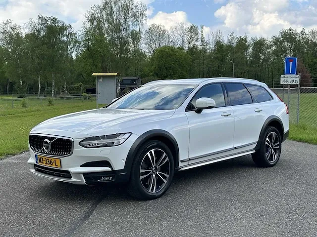 Volvo - v90 cross country - 2.0 t6 pro - nz-336-l - 2017 - afbeelding 1 van  8