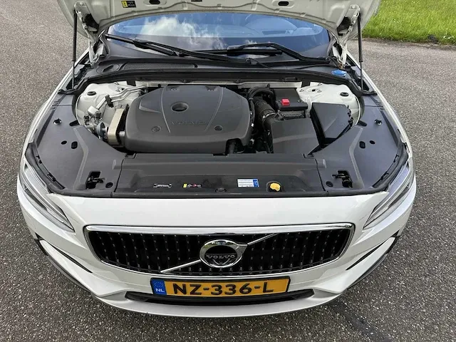 Volvo - v90 cross country - 2.0 t6 pro - nz-336-l - 2017 - afbeelding 8 van  8