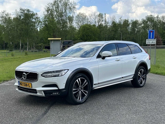 Volvo - v90 cross country - 2.0 t6 pro - nz-336-l - 2017 - afbeelding 1 van  8