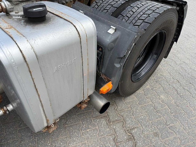 Volvo - vrachtwagen - afbeelding 3 van  18