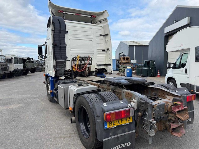 Volvo - vrachtwagen - afbeelding 10 van  18