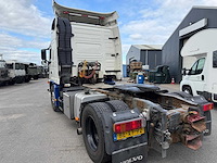 Volvo - vrachtwagen - afbeelding 10 van  18
