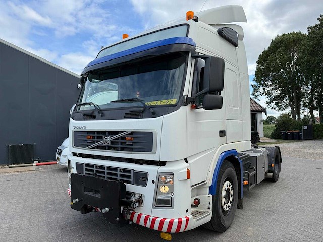 Volvo - vrachtwagen - afbeelding 1 van  18