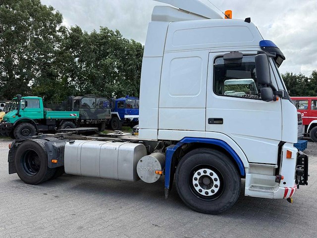 Volvo - vrachtwagen - afbeelding 13 van  18