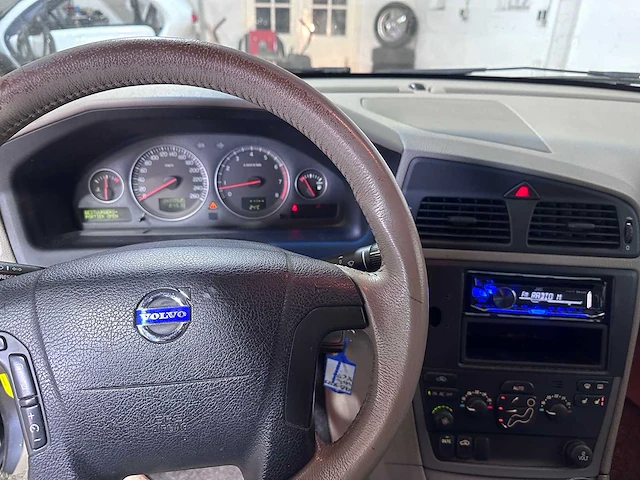 Volvo - xc70 - 2.5 t - 46-sl-zx - afbeelding 18 van  19