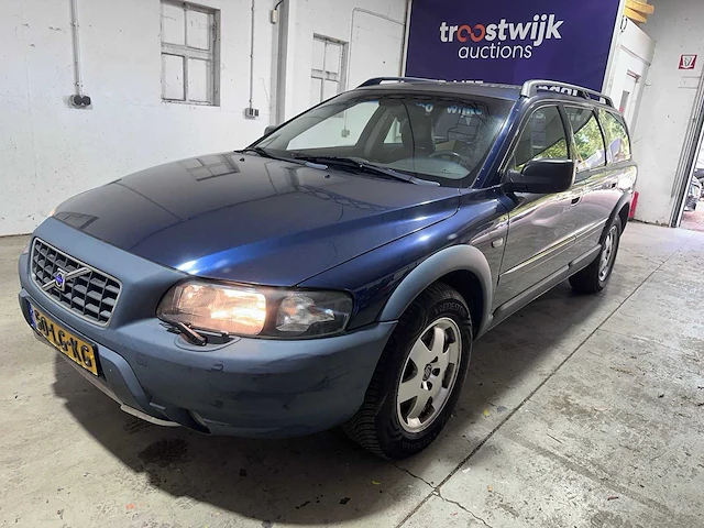 Volvo - xc70 - 2.5 t automaat comfort l. - 50-lg-kg - afbeelding 1 van  22