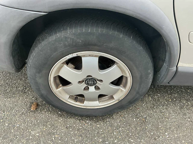Volvo - xc70 - personenauto (97-nl-zf) - afbeelding 11 van  19