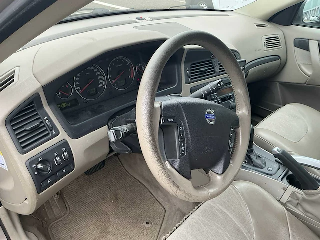 Volvo - xc70 - personenauto (97-nl-zf) - afbeelding 16 van  19