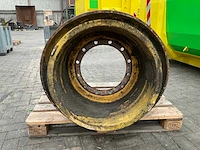 Volvo 23.5x25” wiellader velg - afbeelding 2 van  5