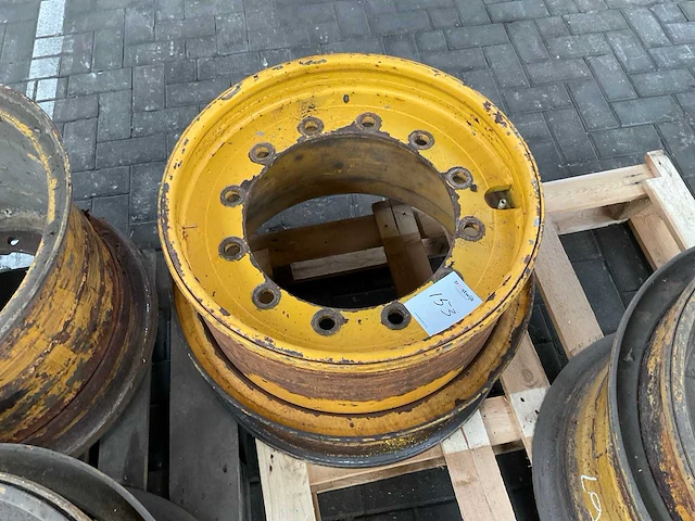 Volvo 25” wiellader velg (4x) - afbeelding 3 van  5