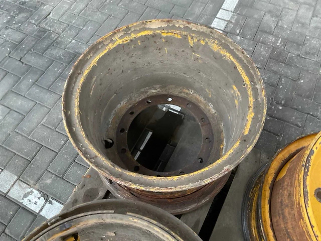 Volvo 25” wiellader velg (4x) - afbeelding 4 van  5