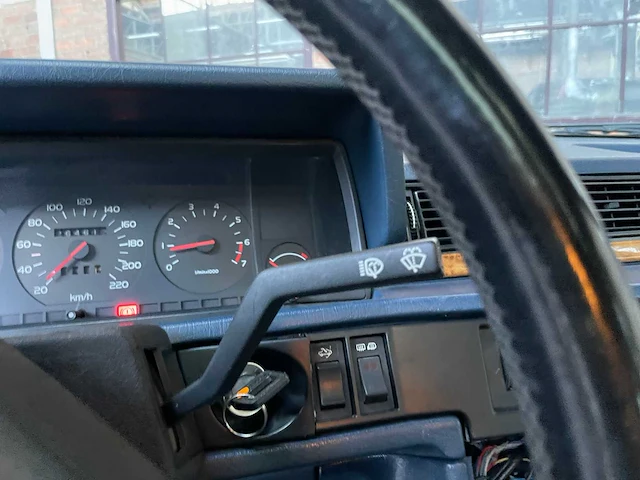 Volvo 780 2.8 coupé bertone 167pk 1987, 70-tt-pp - afbeelding 16 van  37