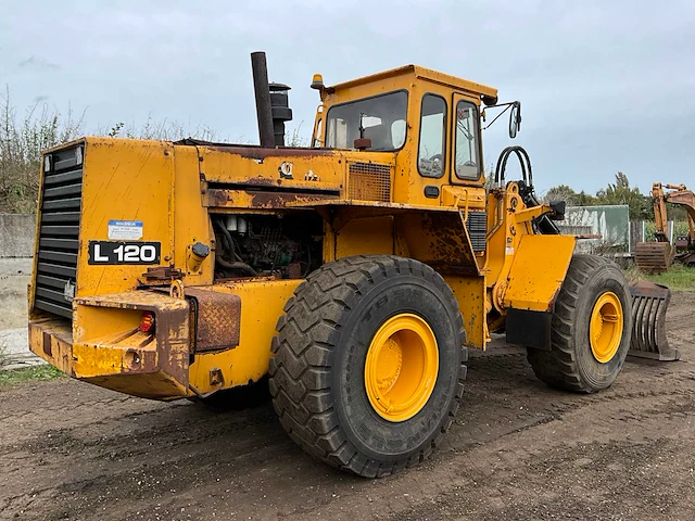 Volvo bm l120 shovel - afbeelding 23 van  38