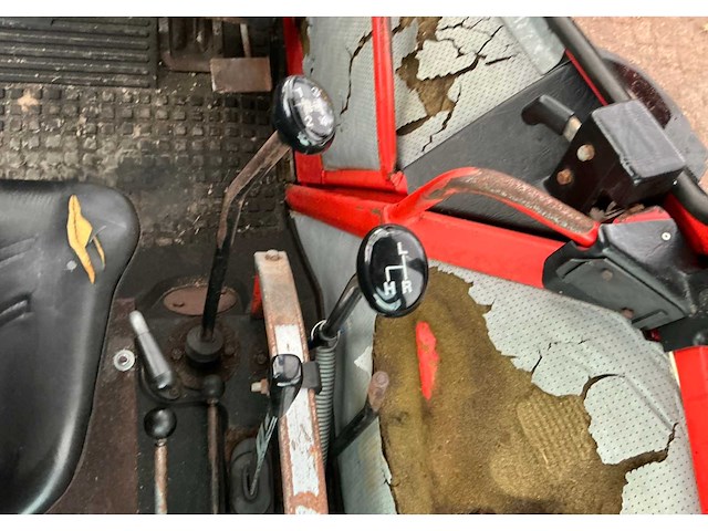 Volvo bm valmet 405 tweewielaangedreven landbouwtractor - afbeelding 11 van  20