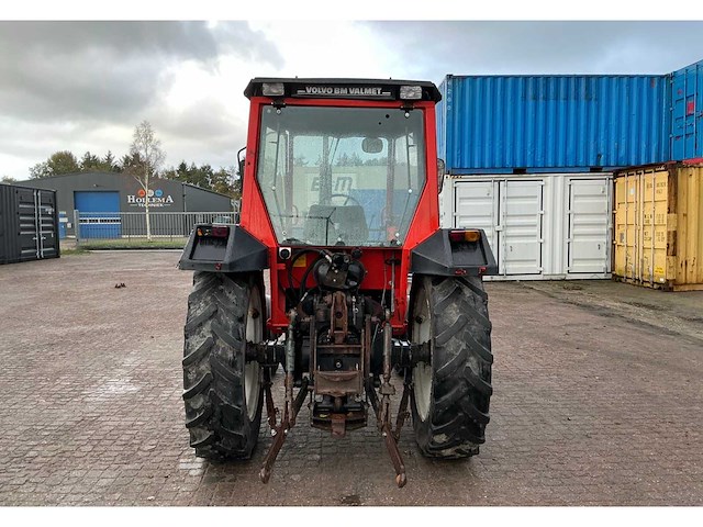 Volvo bm valmet 405 tweewielaangedreven landbouwtractor - afbeelding 19 van  20
