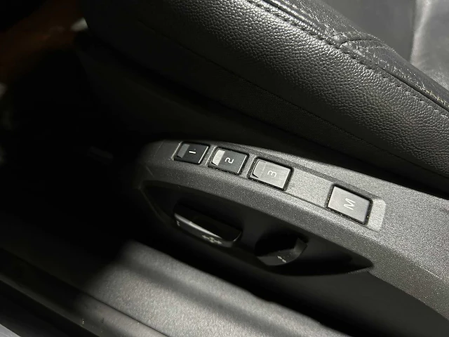 Volvo c70 convertible 2.0d summum 136pk 2010, jv-433-g - afbeelding 19 van  39
