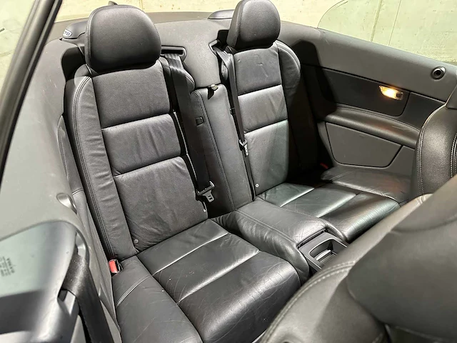 Volvo c70 convertible 2.0d summum 136pk 2010, jv-433-g - afbeelding 28 van  39