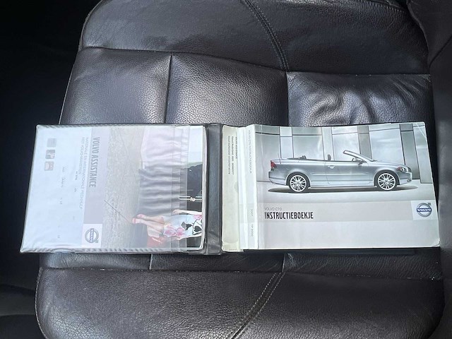 Volvo c70 convertible 2.4i momentum 2007 | 85-ts-pp - afbeelding 13 van  24