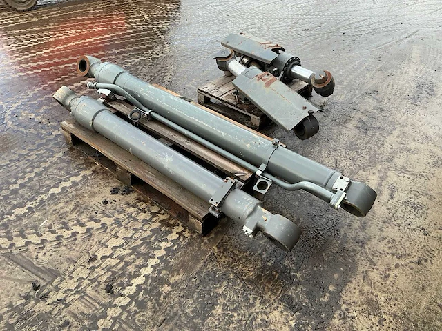 Volvo cilinder graafmachine (4x) - afbeelding 10 van  14