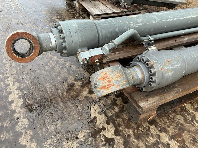 Volvo cilinder graafmachine (4x) - afbeelding 12 van  14