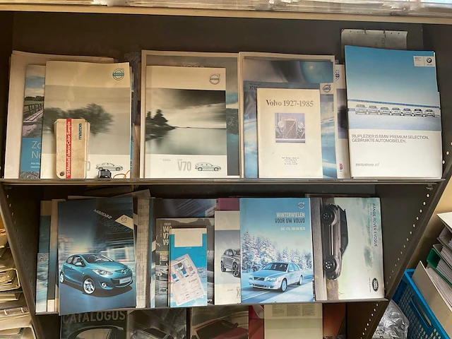 Volvo documentatie en decoratie - afbeelding 8 van  25