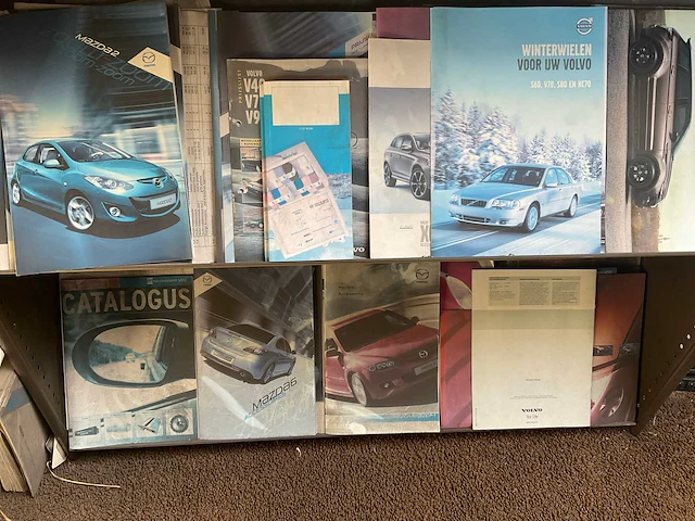 Volvo documentatie en decoratie - afbeelding 9 van  25
